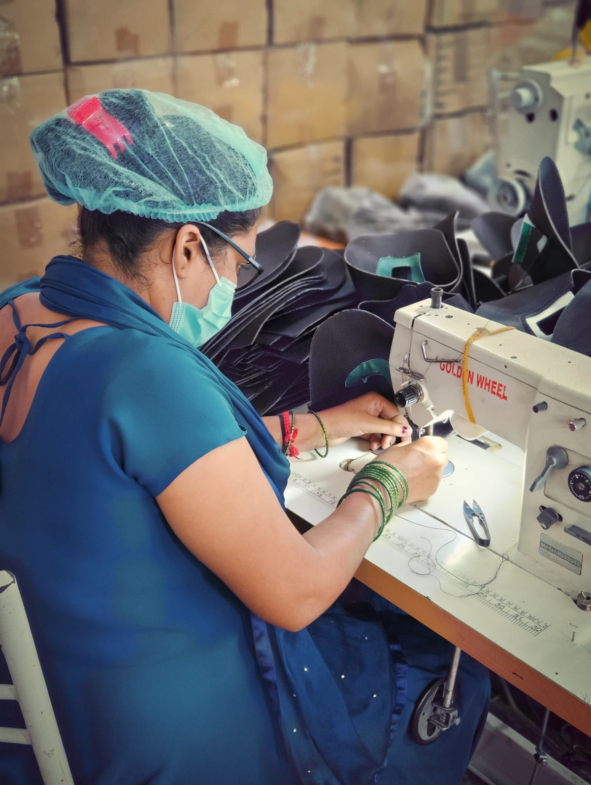 Stitching a shoe upper on a sewing machine